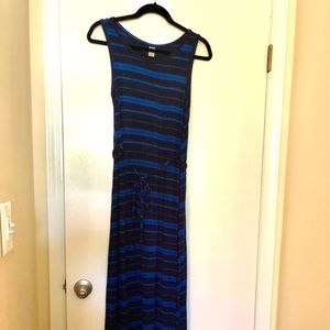 Old navy maternity maxi dress size small